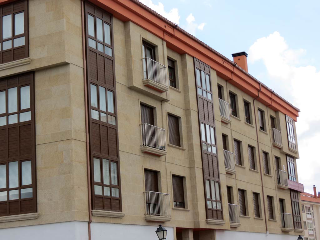EDIFICIO FACHADA DE PIEDRA