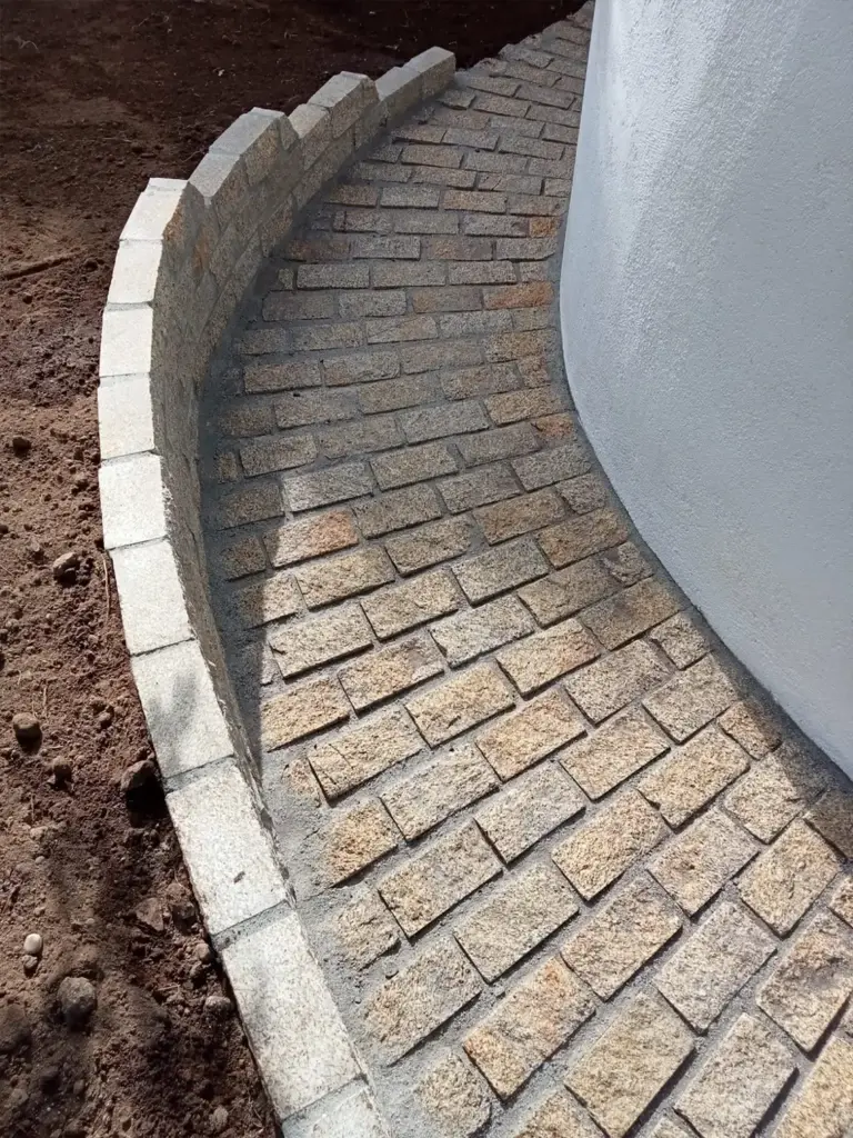 caminos con adoquines de granito